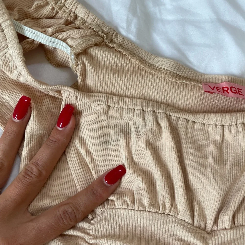 Verge girl ruched nude mini dress, off shoulder - Picture 5 of 5